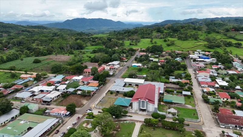 Aerial view of a rural town in Costa Rica, highlighting areas where Americans can buy property